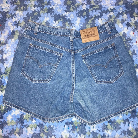 Vinatge Levi’s Jean denim shorts high rise 910 classic fit, like new size 14 - Picture 7 of 7